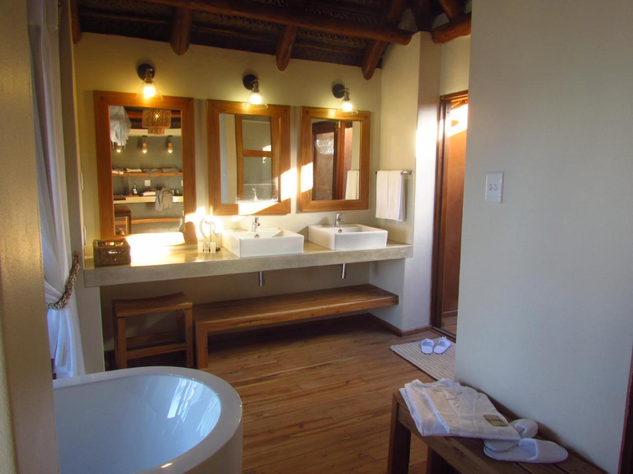 Eclectic Beach Retreat Cabo Nhamua Exteriör bild