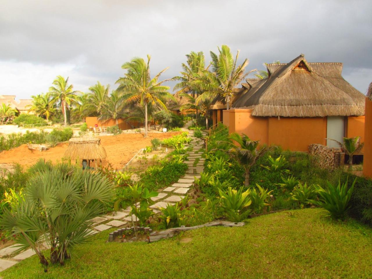 Eclectic Beach Retreat Cabo Nhamua Exteriör bild